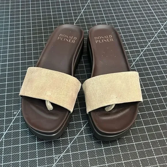 Donald pliner fiji platform hidden store thong sandal